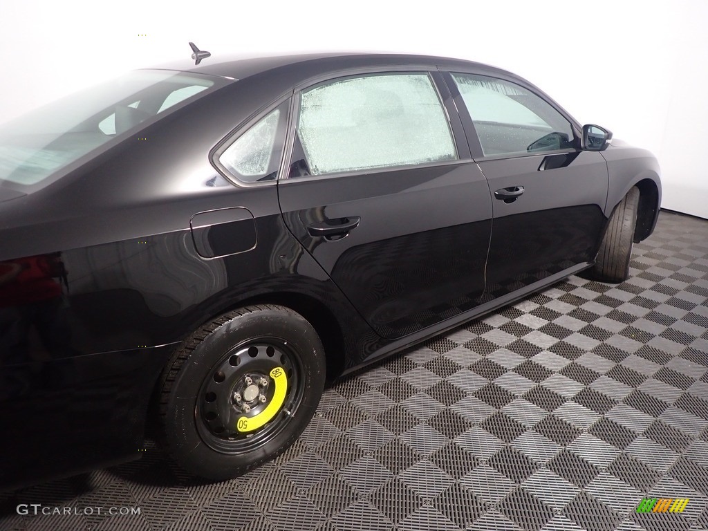 2015 Passat S Sedan - Black / Titan Black photo #18