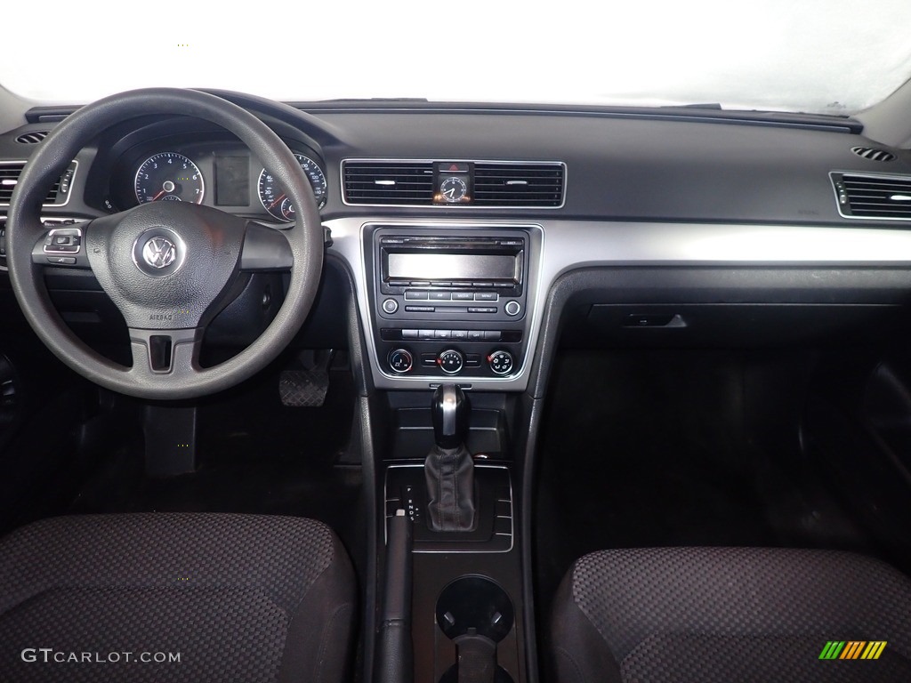 2015 Passat S Sedan - Black / Titan Black photo #24