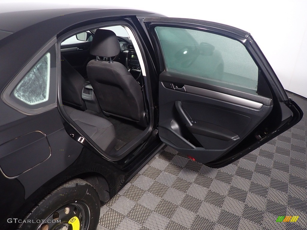 2015 Passat S Sedan - Black / Titan Black photo #34