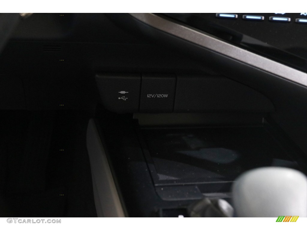 2019 Camry LE - Celestial Silver Metallic / Ash photo #12