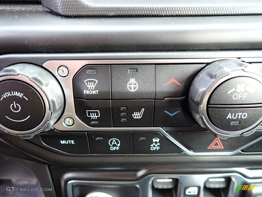 2022 Jeep Wrangler Unlimited Sahara 4x4 Controls Photo #143567311