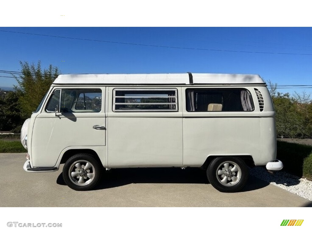 Original White 1970 Volkswagen Bus Campmobile Exterior Photo #143567896