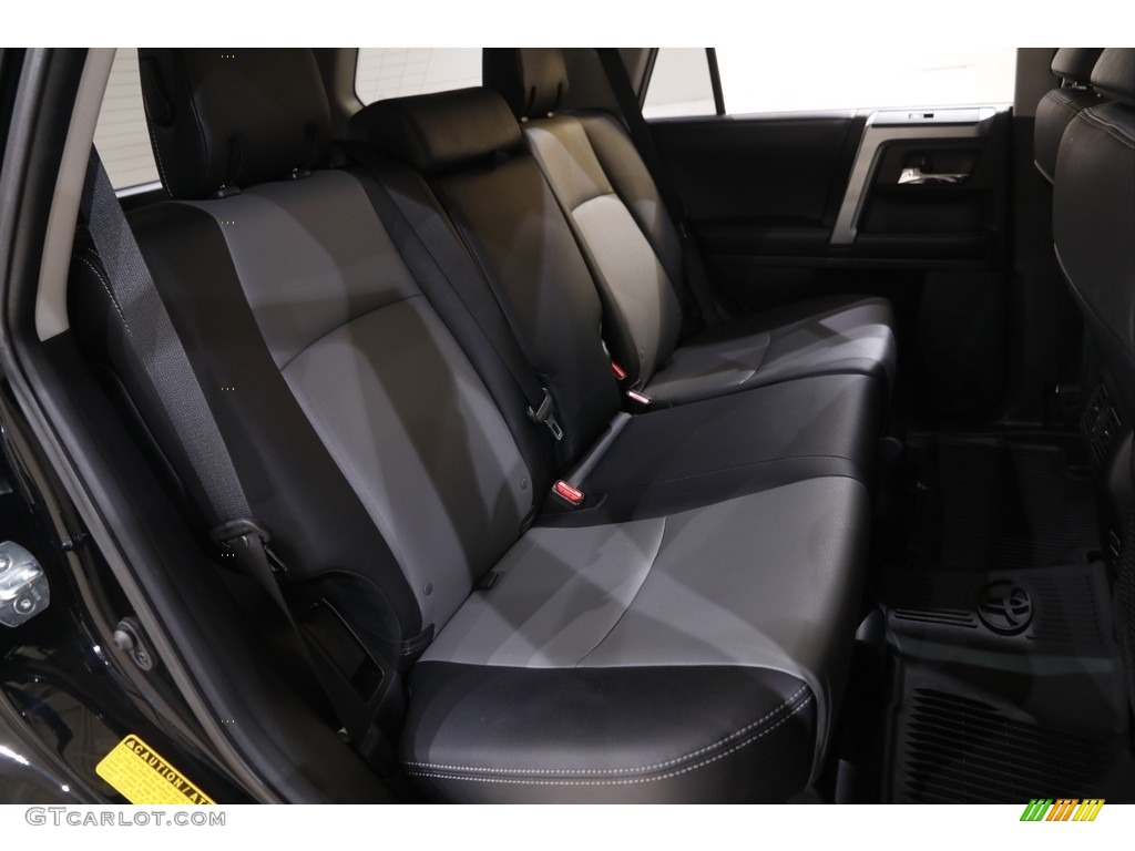 2019 4Runner SR5 Premium 4x4 - Midnight Black metallic / Black photo #16