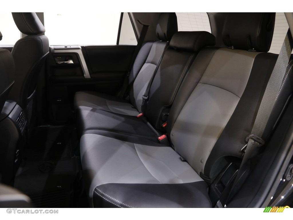 2019 4Runner SR5 Premium 4x4 - Midnight Black metallic / Black photo #17