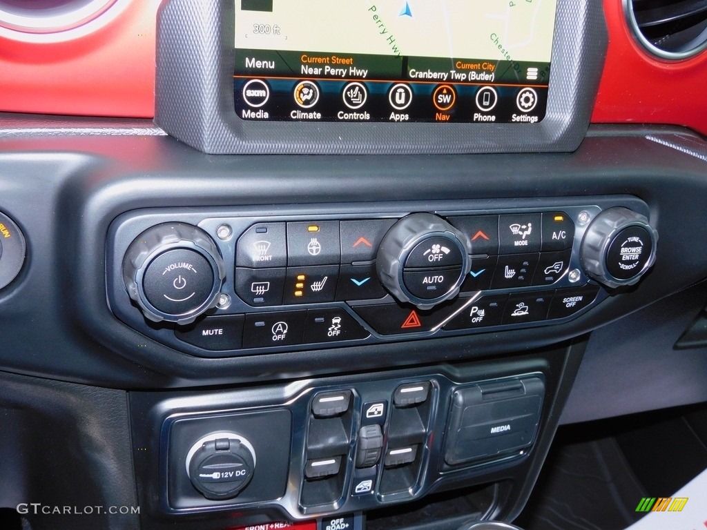 2022 Jeep Gladiator Rubicon 4x4 Controls Photo #143577706