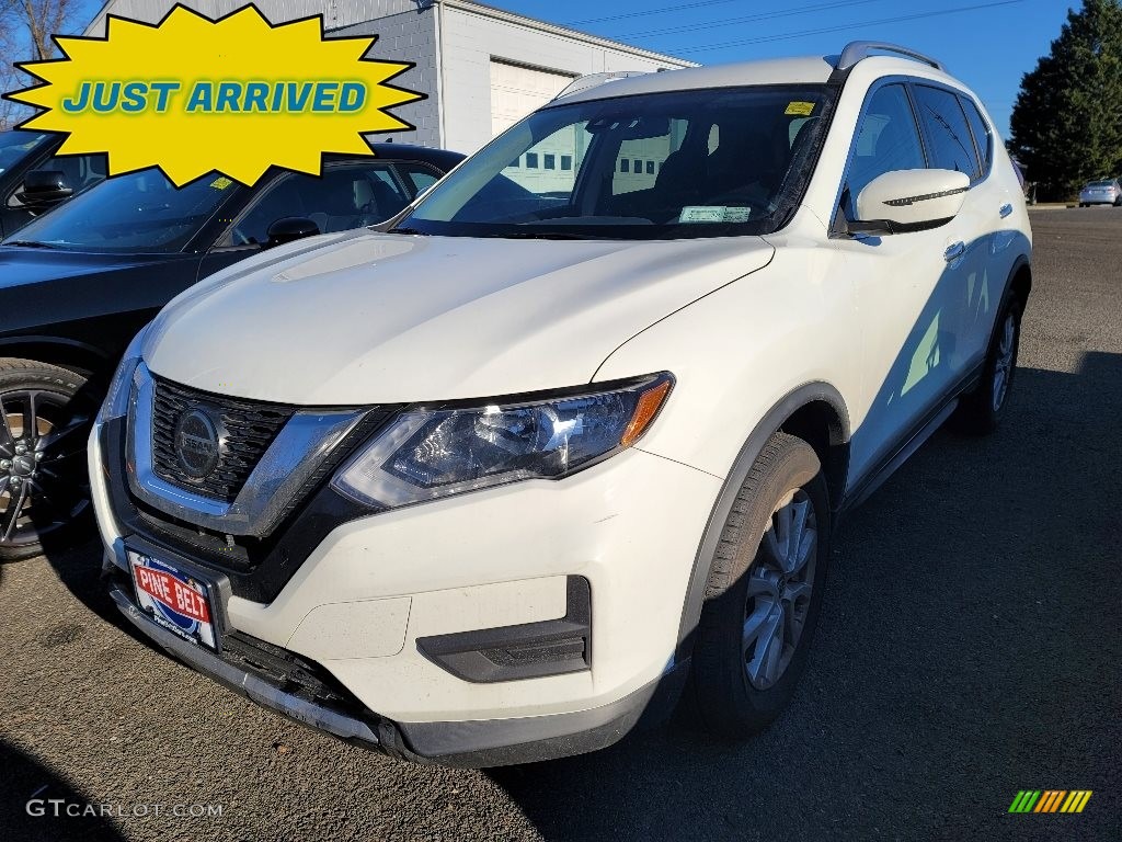 Glacier White Nissan Rogue