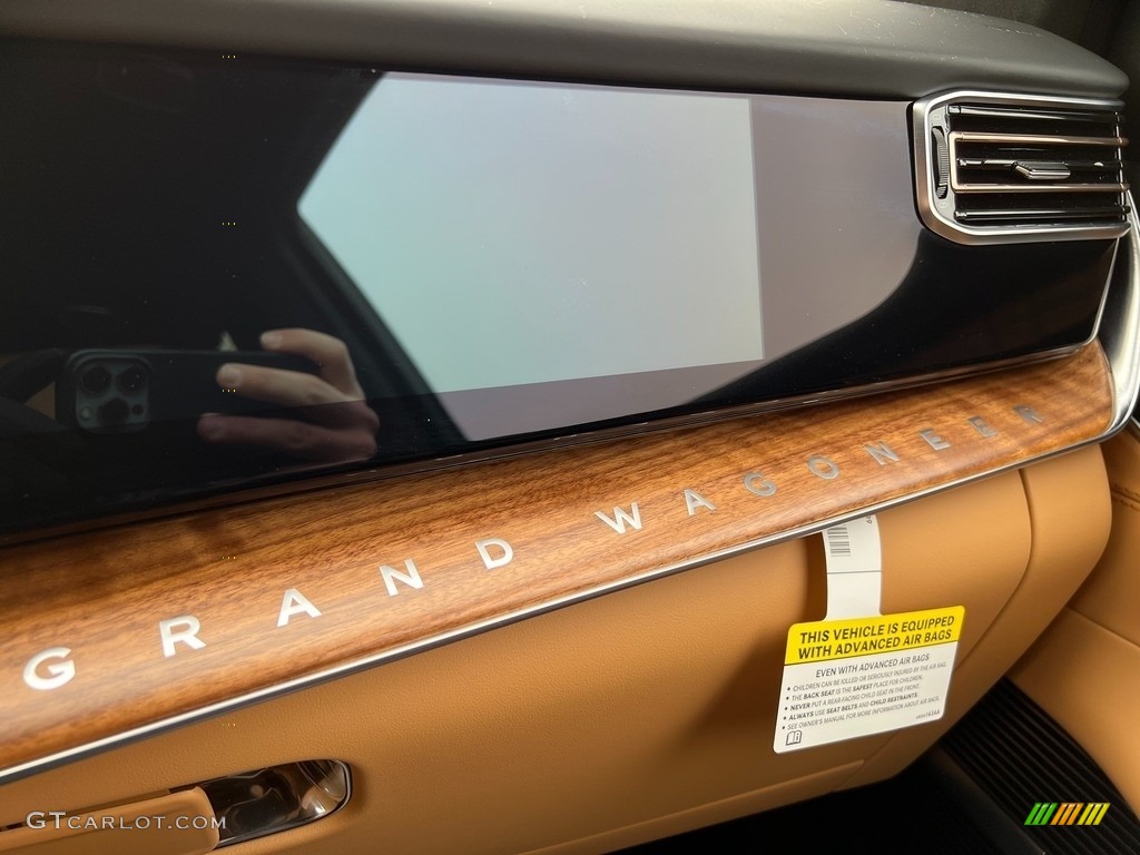 2022 Grand Wagoneer Series III 4x4 - Bright white / Tupelo/Black photo #37