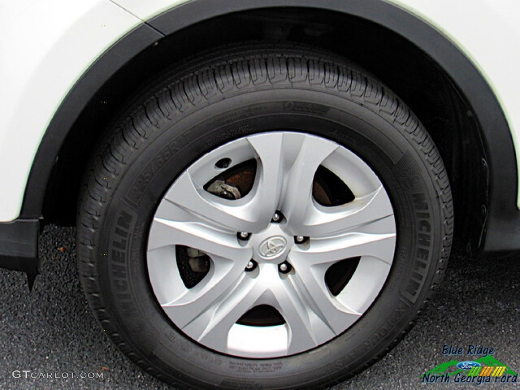 2014 Toyota RAV4 LE Wheel Photos