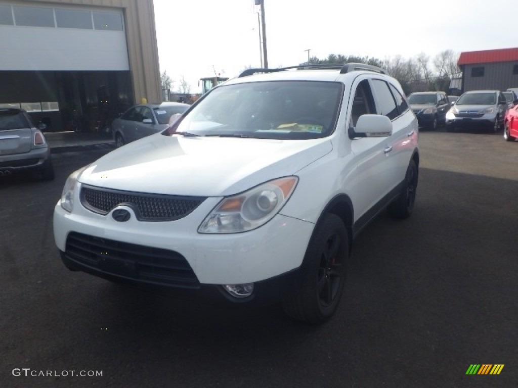 Stone White Hyundai Veracruz