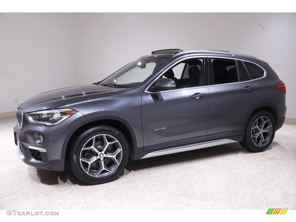 2016 X1 xDrive28i - Mineral Grey Metallic / Black photo #3