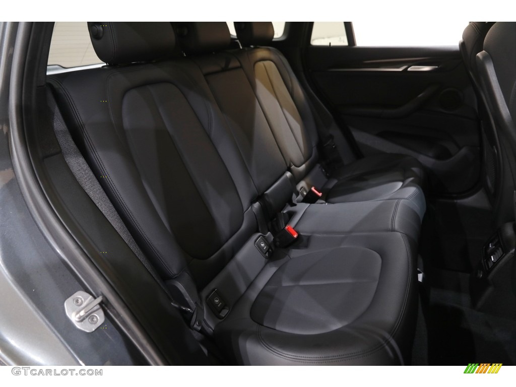 2016 X1 xDrive28i - Mineral Grey Metallic / Black photo #17
