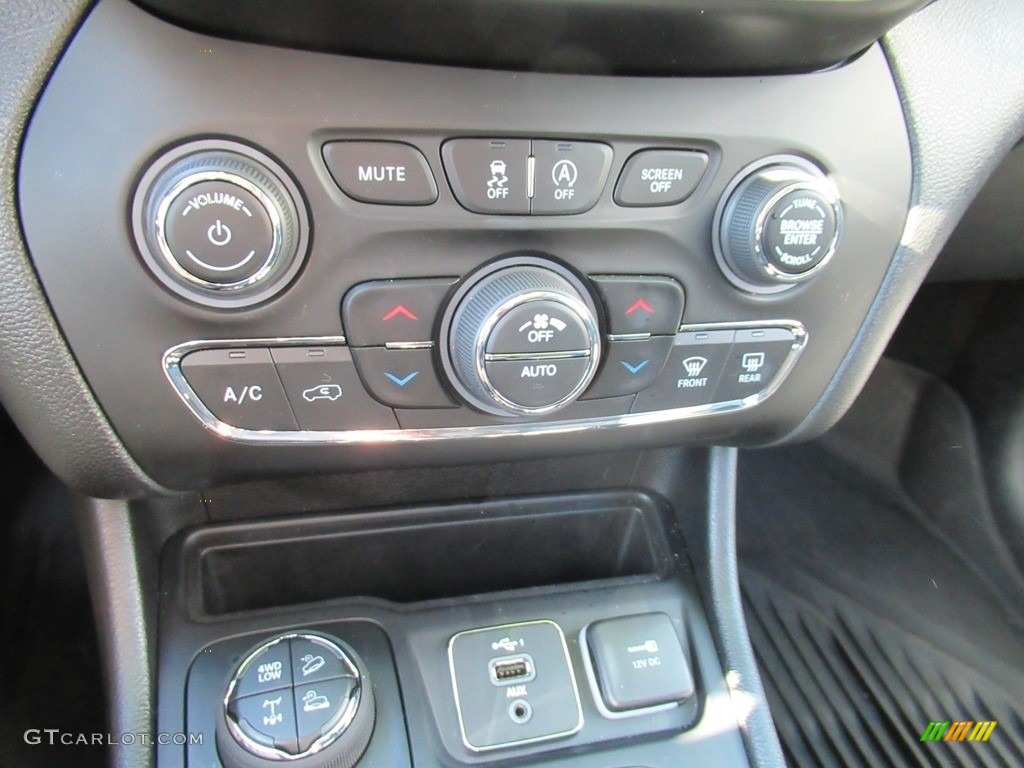 2021 Cherokee Traihawk 4x4 - Olive Green Pearl / Black photo #19