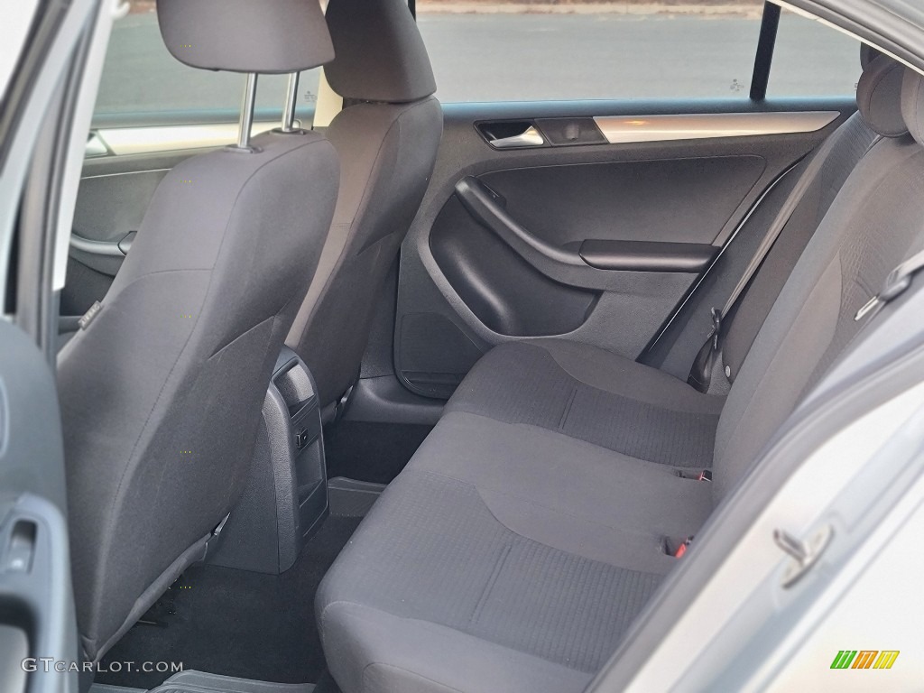 2015 Volkswagen Jetta SE Sedan Rear Seat Photo #143592370