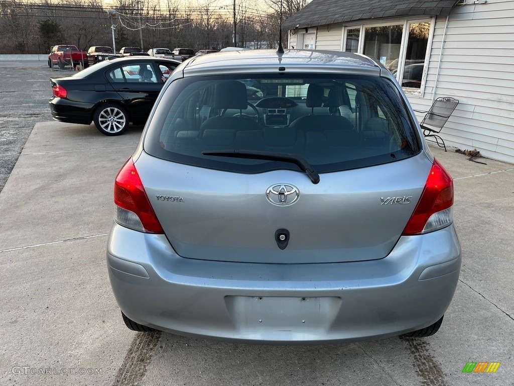 2010 Yaris 5 Door Liftback - Meteorite Metallic / Dark Charcoal photo #7