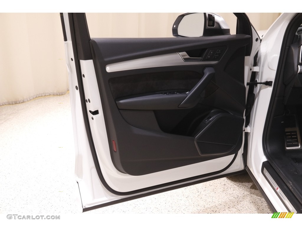 2020 Audi SQ5 Premium quattro Black Door Panel Photo #143597186