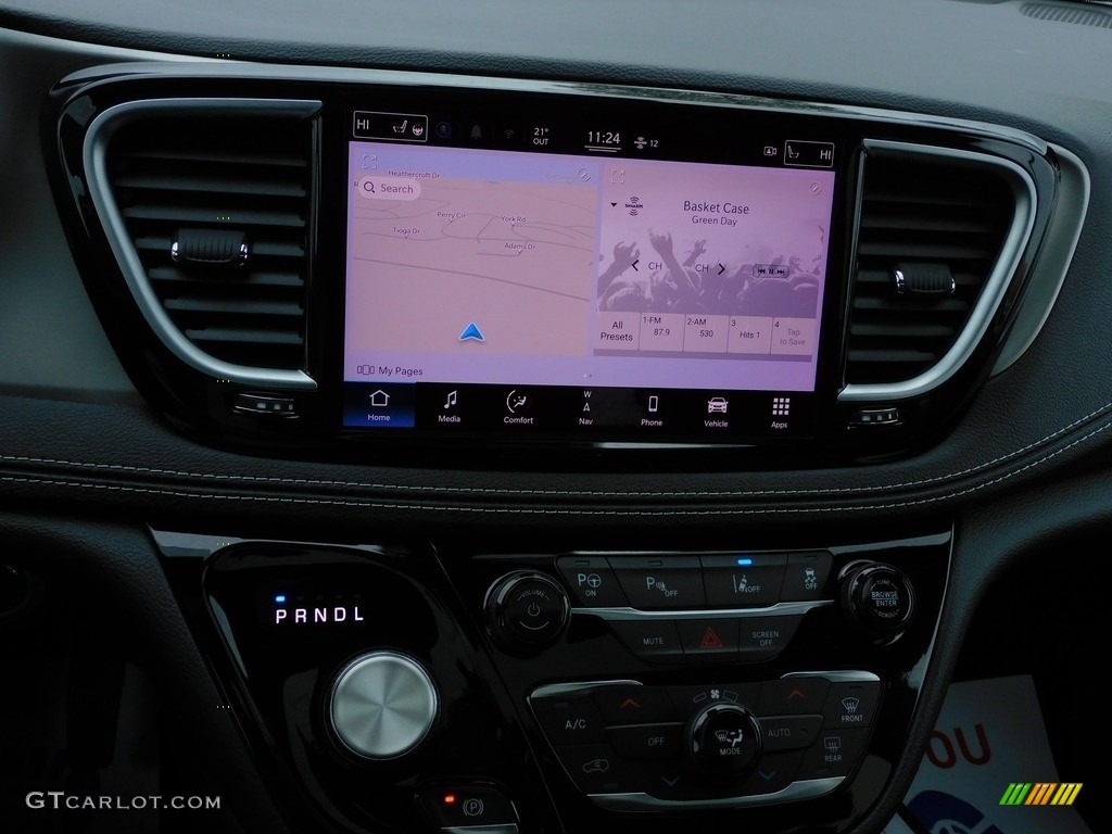 2022 Chrysler Pacifica Hybrid Limited Navigation Photos