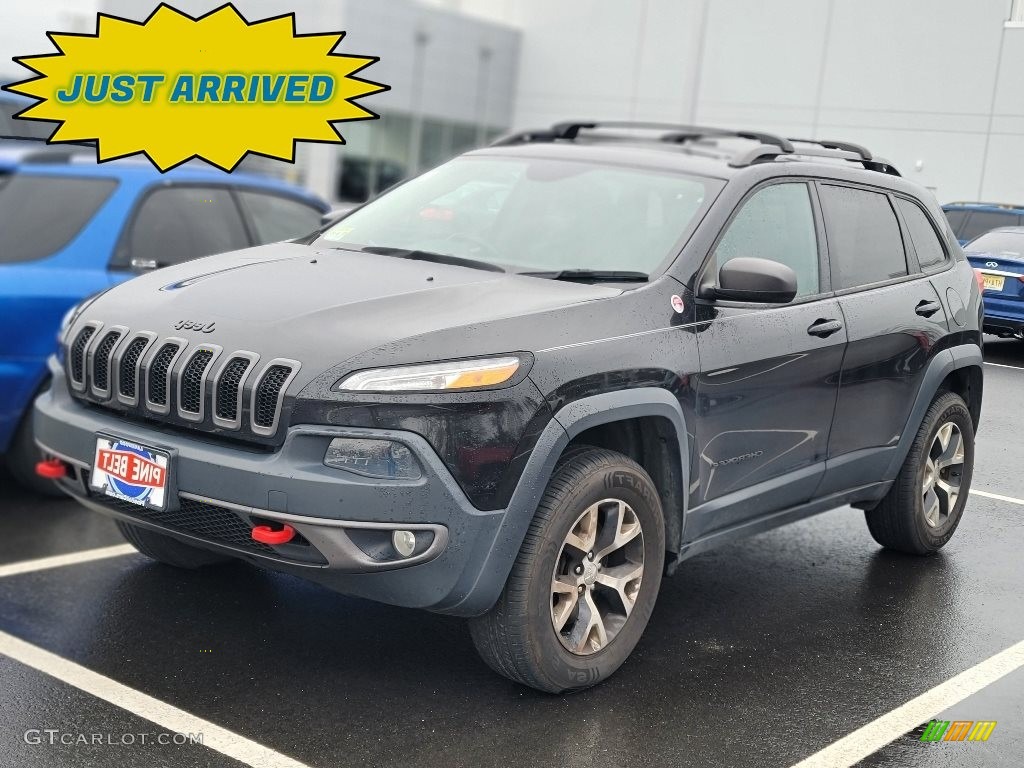 2016 Cherokee Trailhawk 4x4 - Brilliant Black Crystal Pearl / Black photo #1