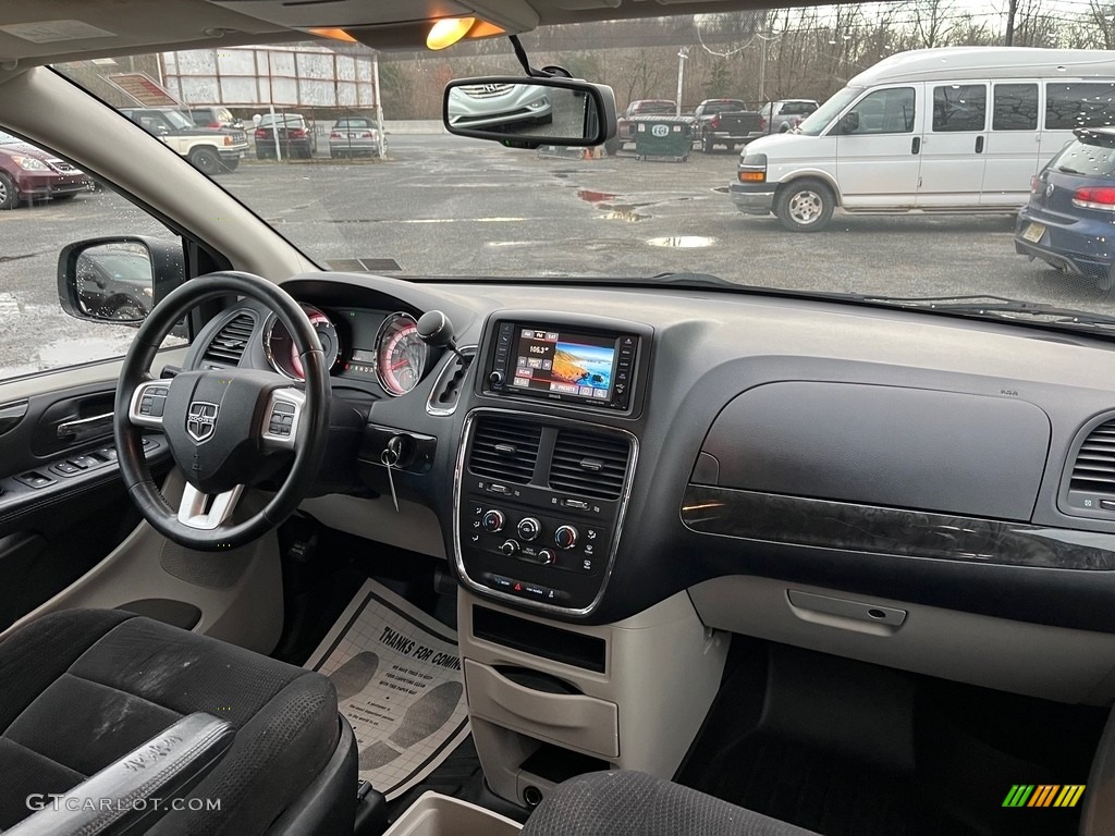 2013 Grand Caravan American Value Package - Maximum Steel Metallic / Black/Light Graystone photo #19