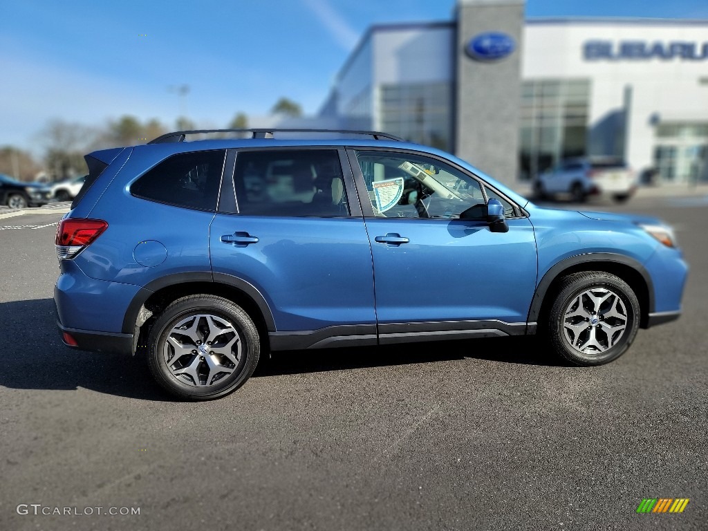 2019 Forester 2.5i Premium - Horizon Blue Pearl / Gray photo #17