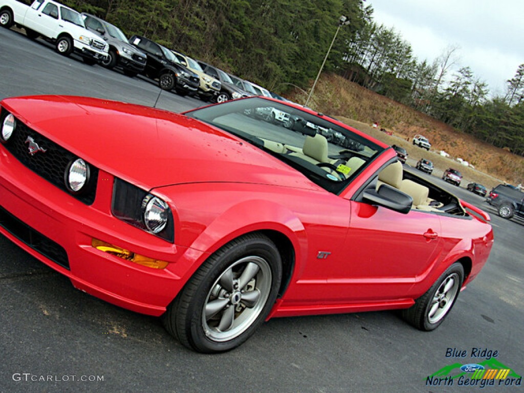 2006 Mustang GT Premium Convertible - Torch Red / Light Parchment photo #23