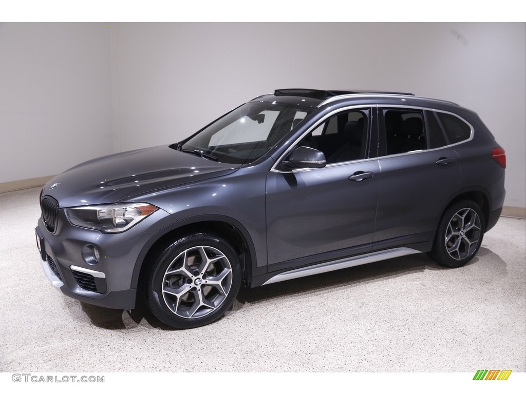 2018 X1 xDrive28i - Mineral Grey Metallic / Black photo #3