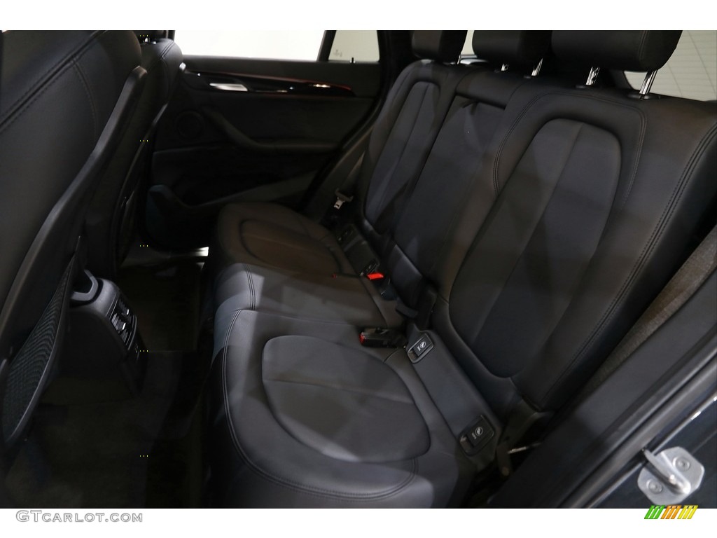 2018 X1 xDrive28i - Mineral Grey Metallic / Black photo #18