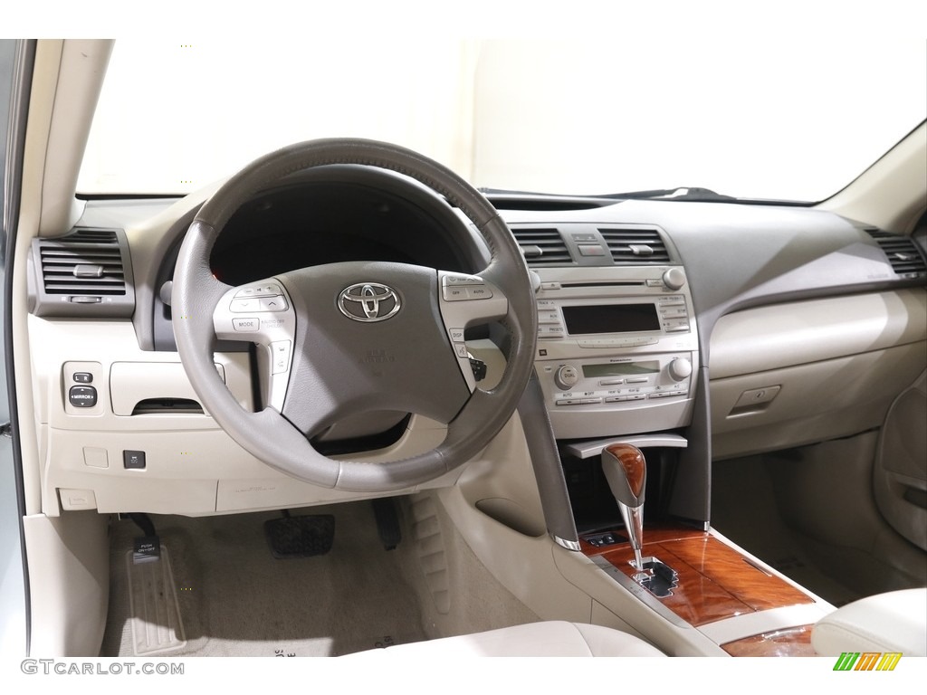 2011 Camry XLE V6 - Aloe Green Metallic / Bisque photo #6