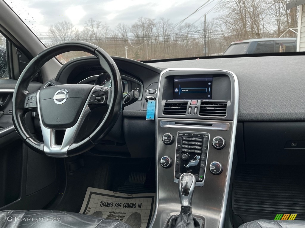 2014 Volvo XC60 T6 AWD Black Dashboard Photo #143620480