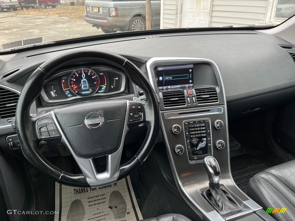 2014 Volvo XC60 T6 AWD Black Dashboard Photo #143620576