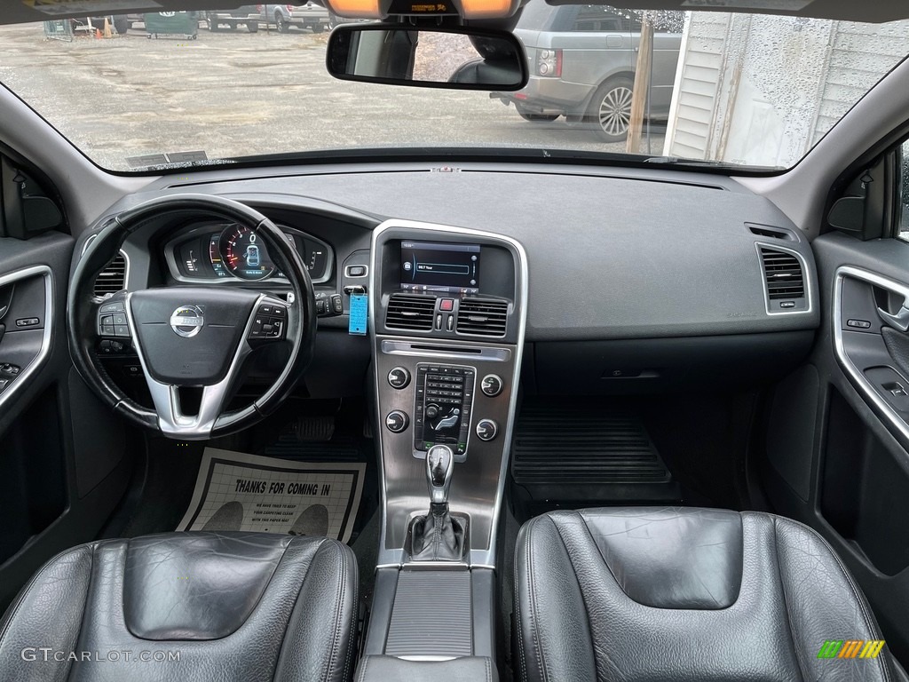 2014 Volvo XC60 T6 AWD Black Dashboard Photo #143620603