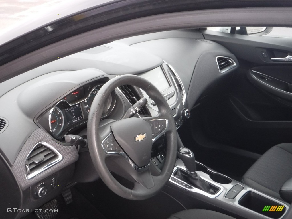 2018 Cruze LT - Mosaic Black Metallic / Jet Black photo #23