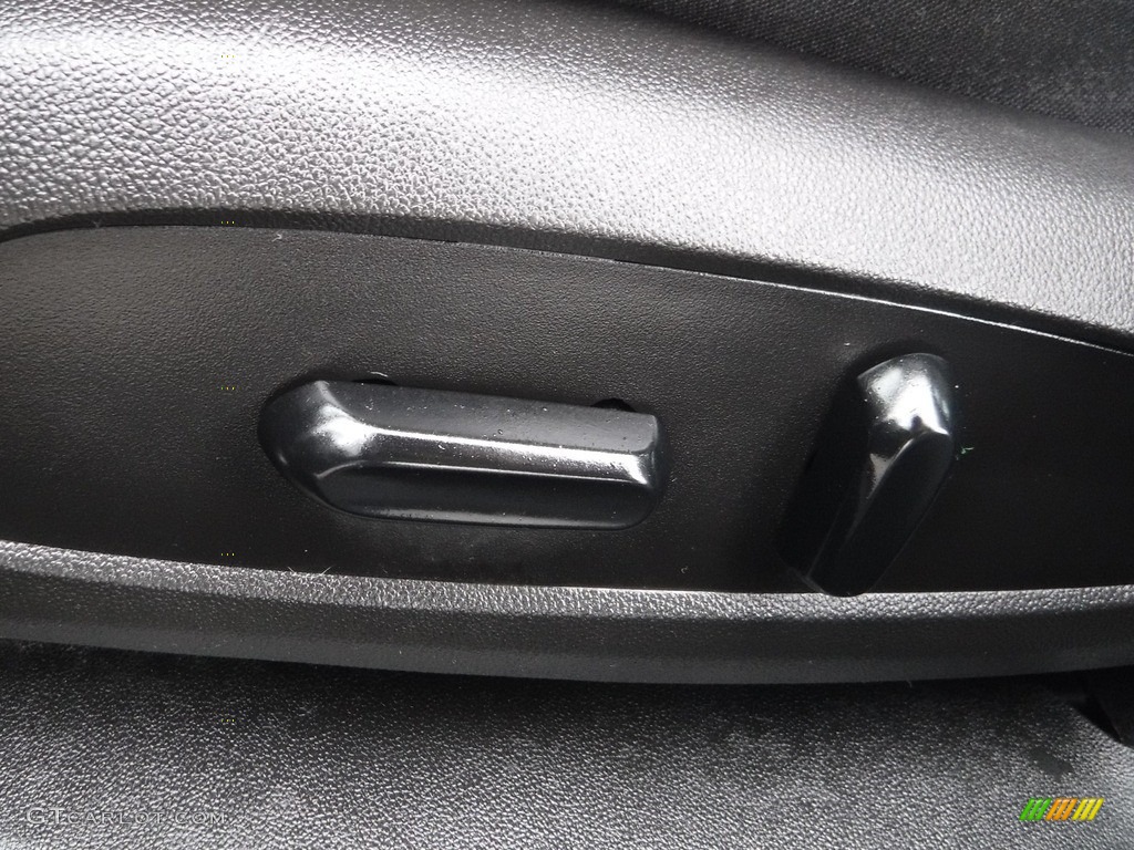 2018 Cruze LT - Mosaic Black Metallic / Jet Black photo #25