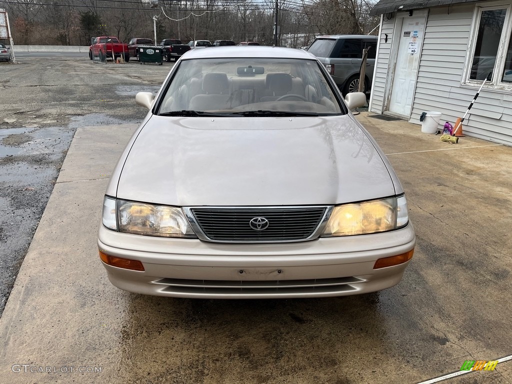 Cashmere Beige Metallic 1995 Toyota Avalon XLS Exterior Photo #143622049