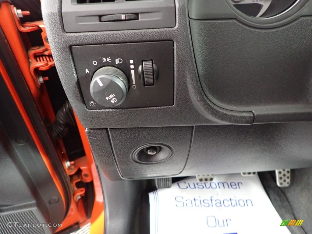2009 Challenger SRT8 - HEMI Orange / Dark Slate Gray photo #18