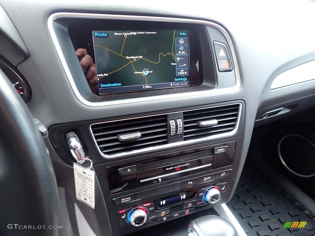 2017 Audi Q5 2.0 TFSI Premium Plus quattro Controls Photos