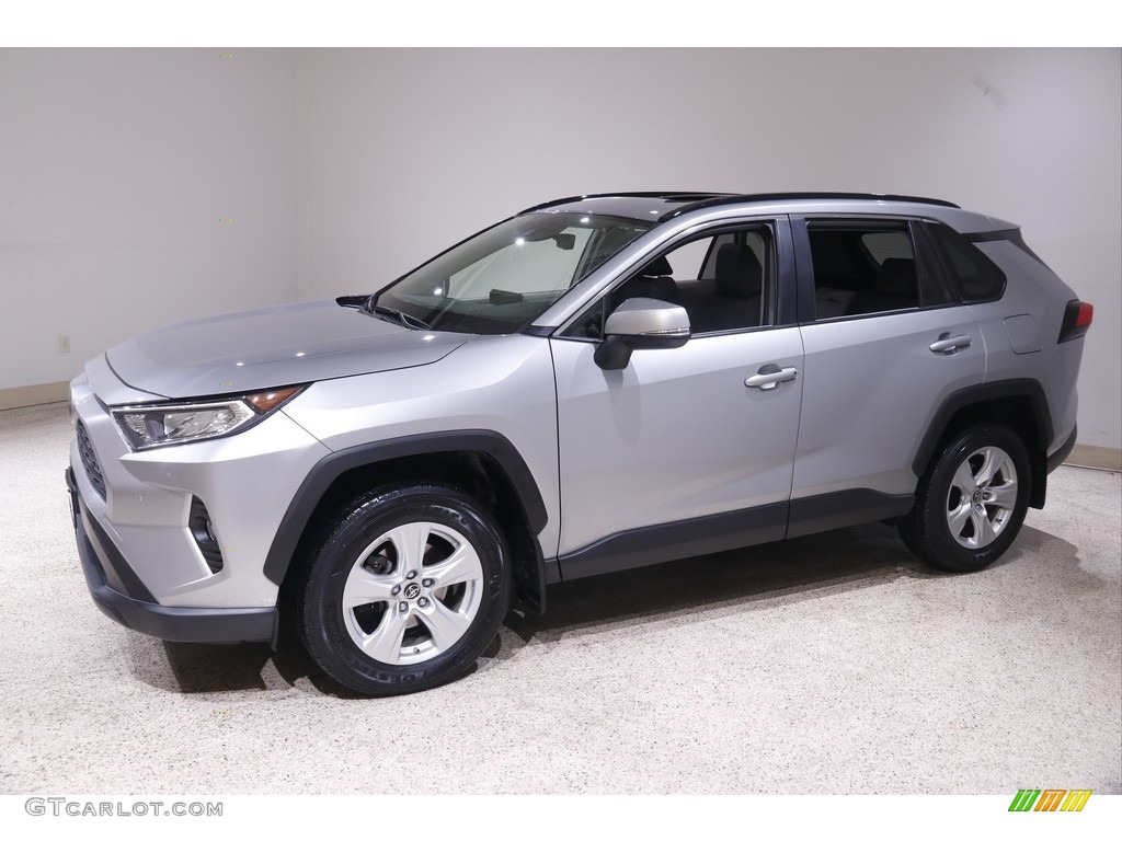 2019 RAV4 XLE - Silver Sky Metallic / Light Gray photo #3