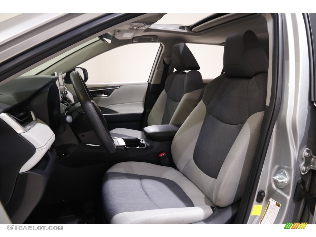 2019 RAV4 XLE - Silver Sky Metallic / Light Gray photo #5