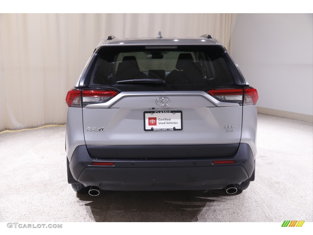 2019 RAV4 XLE - Silver Sky Metallic / Light Gray photo #18