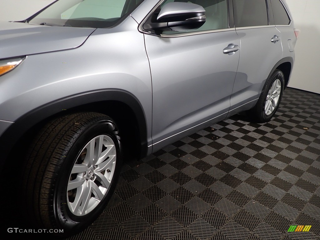 2014 Highlander LE - Silver Sky Metallic / Ash photo #9