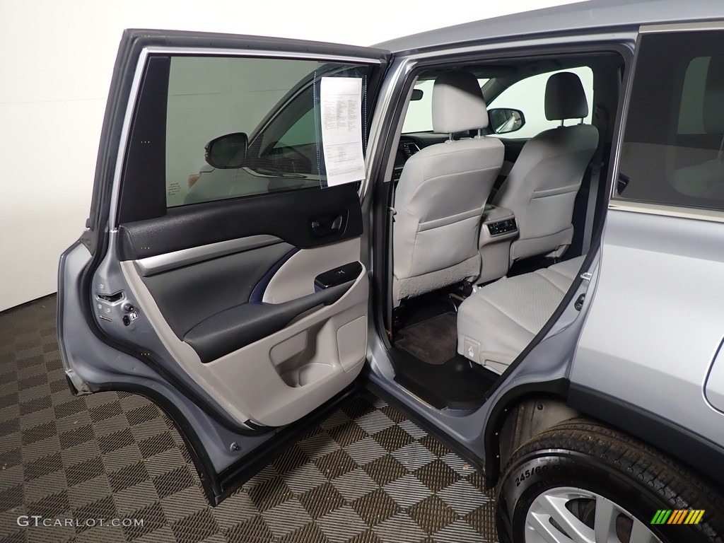 2014 Highlander LE - Silver Sky Metallic / Ash photo #33