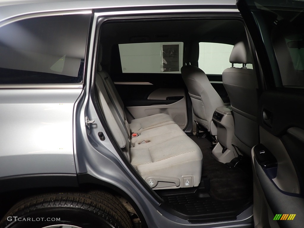 2014 Highlander LE - Silver Sky Metallic / Ash photo #36