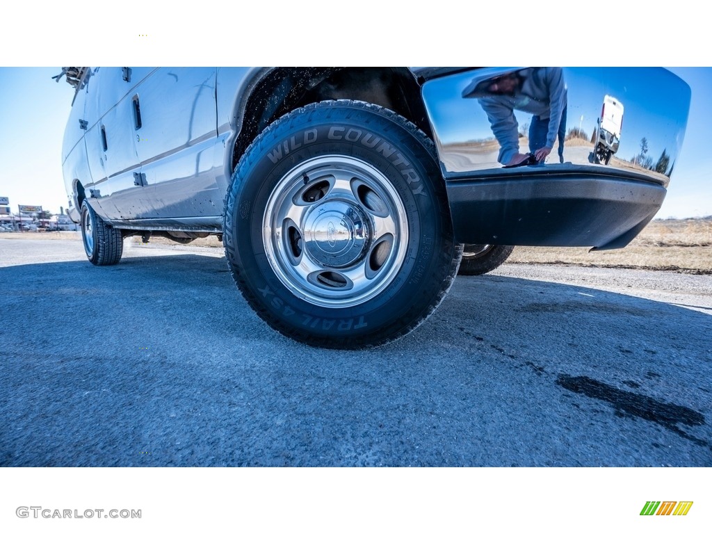 2011 E Series Van E350 XL Extended Utility - Ingot Silver Metallic / Medium Flint photo #2
