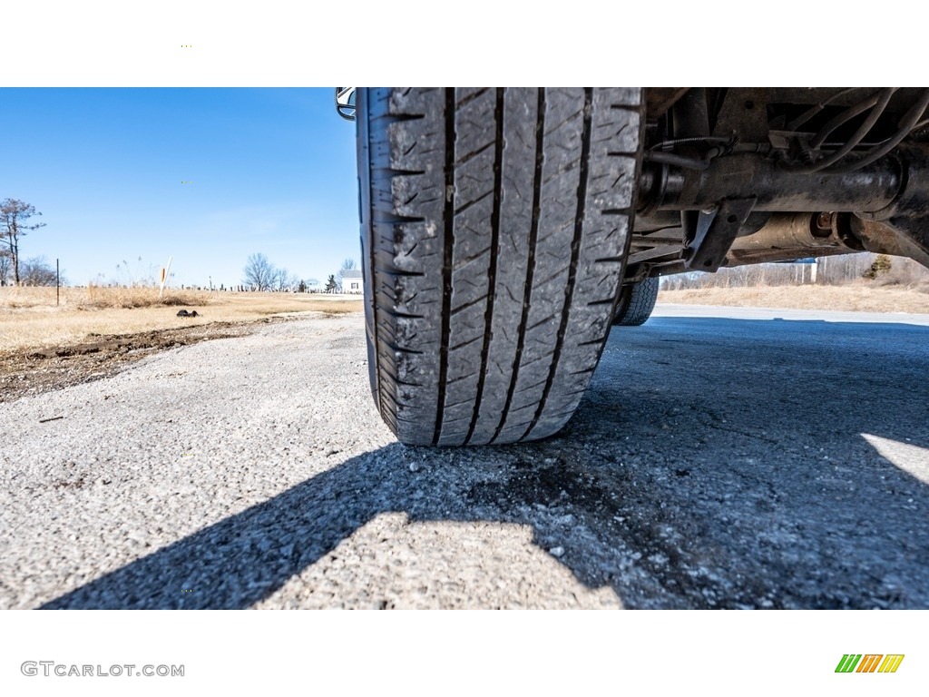 2011 E Series Van E350 XL Extended Utility - Ingot Silver Metallic / Medium Flint photo #14