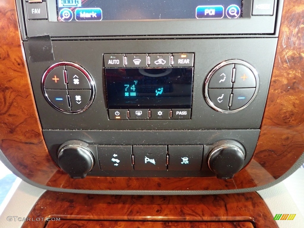 2010 Tahoe LTZ 4x4 - Sheer Silver Metallic / Light Titanium/Dark Titanium photo #25