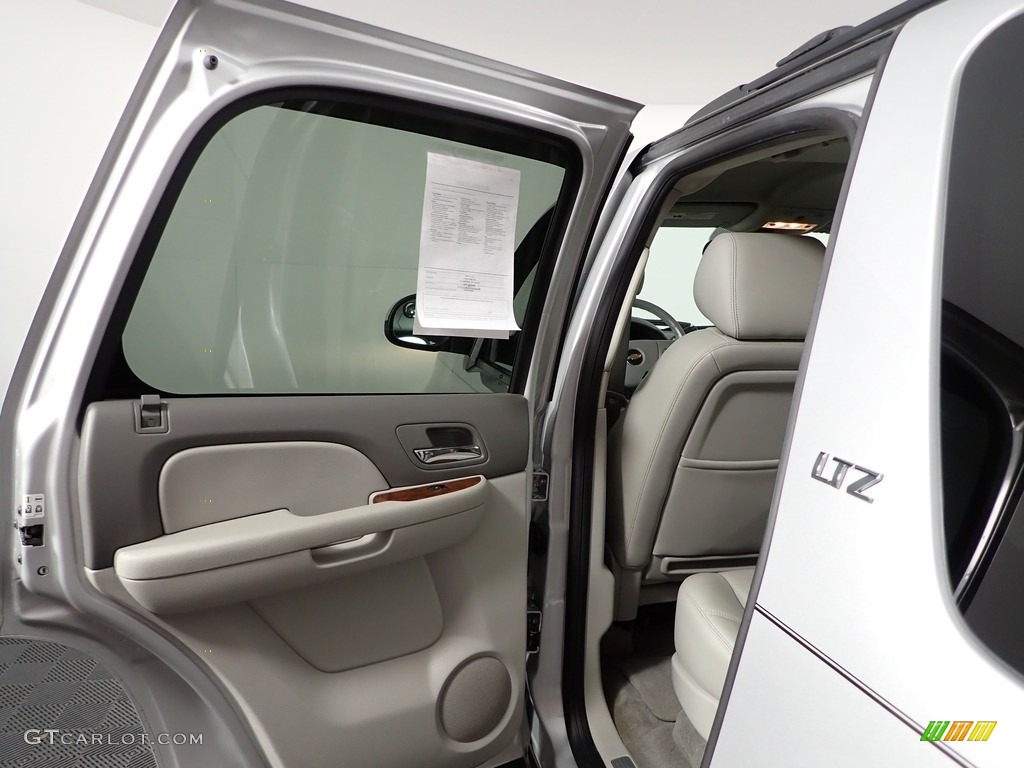2010 Tahoe LTZ 4x4 - Sheer Silver Metallic / Light Titanium/Dark Titanium photo #28