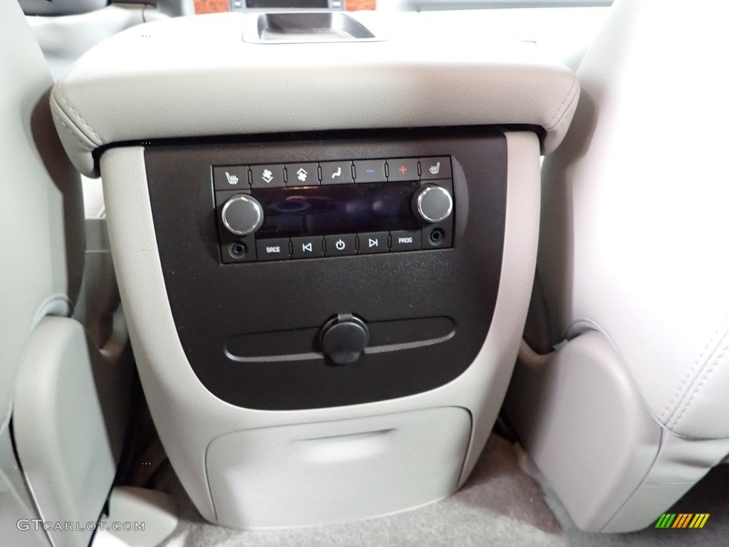 2010 Tahoe LTZ 4x4 - Sheer Silver Metallic / Light Titanium/Dark Titanium photo #30
