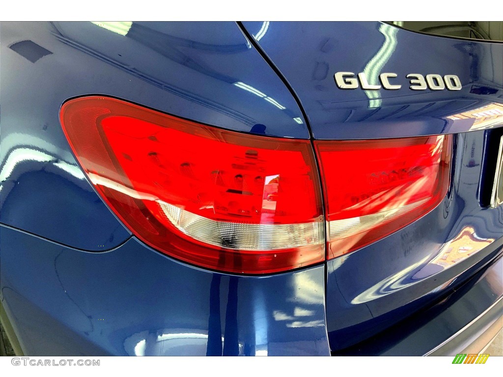 2018 GLC 300 - Brilliant Blue Metallic / Silk Beige/Black photo #29
