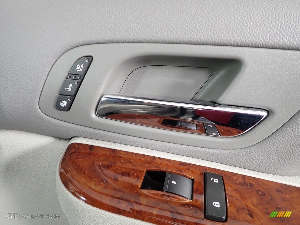 2010 Tahoe LTZ 4x4 - Sheer Silver Metallic / Light Titanium/Dark Titanium photo #36