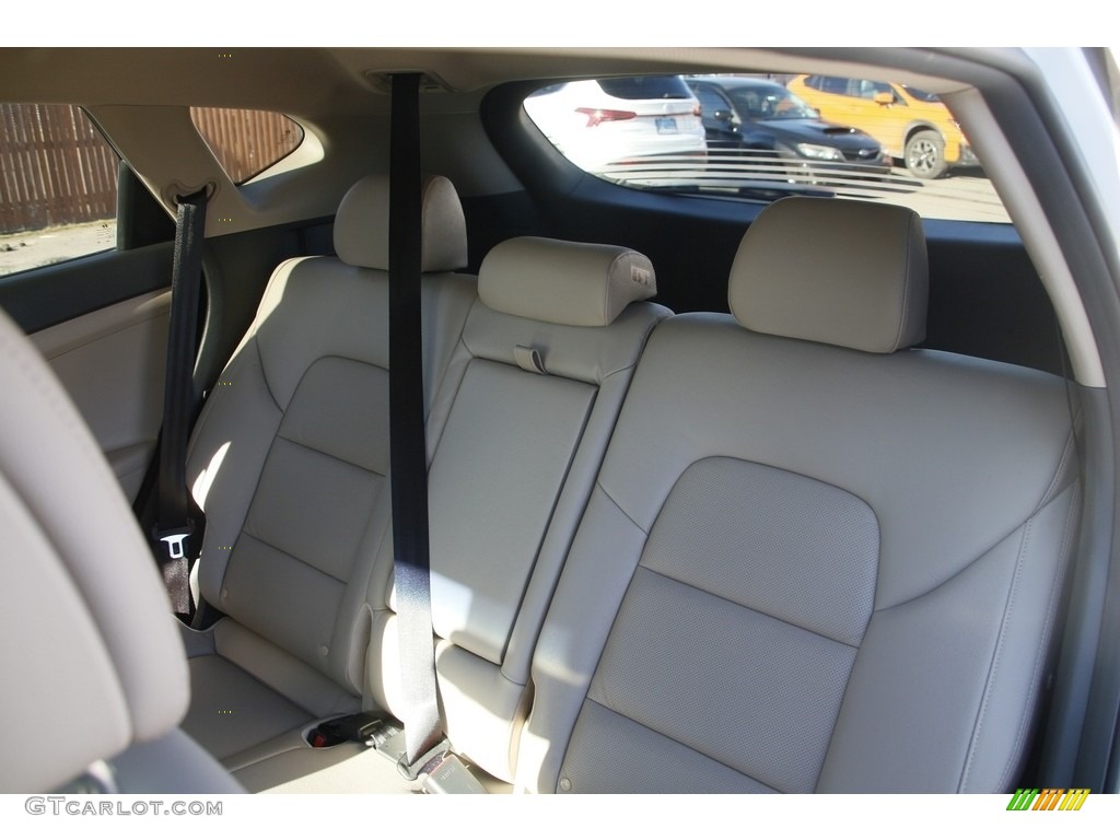 2017 Tucson SE AWD - Dazzling White / Beige photo #12