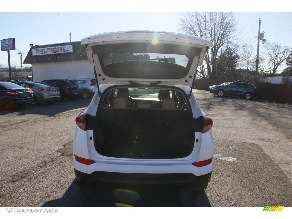 2017 Tucson SE AWD - Dazzling White / Beige photo #13